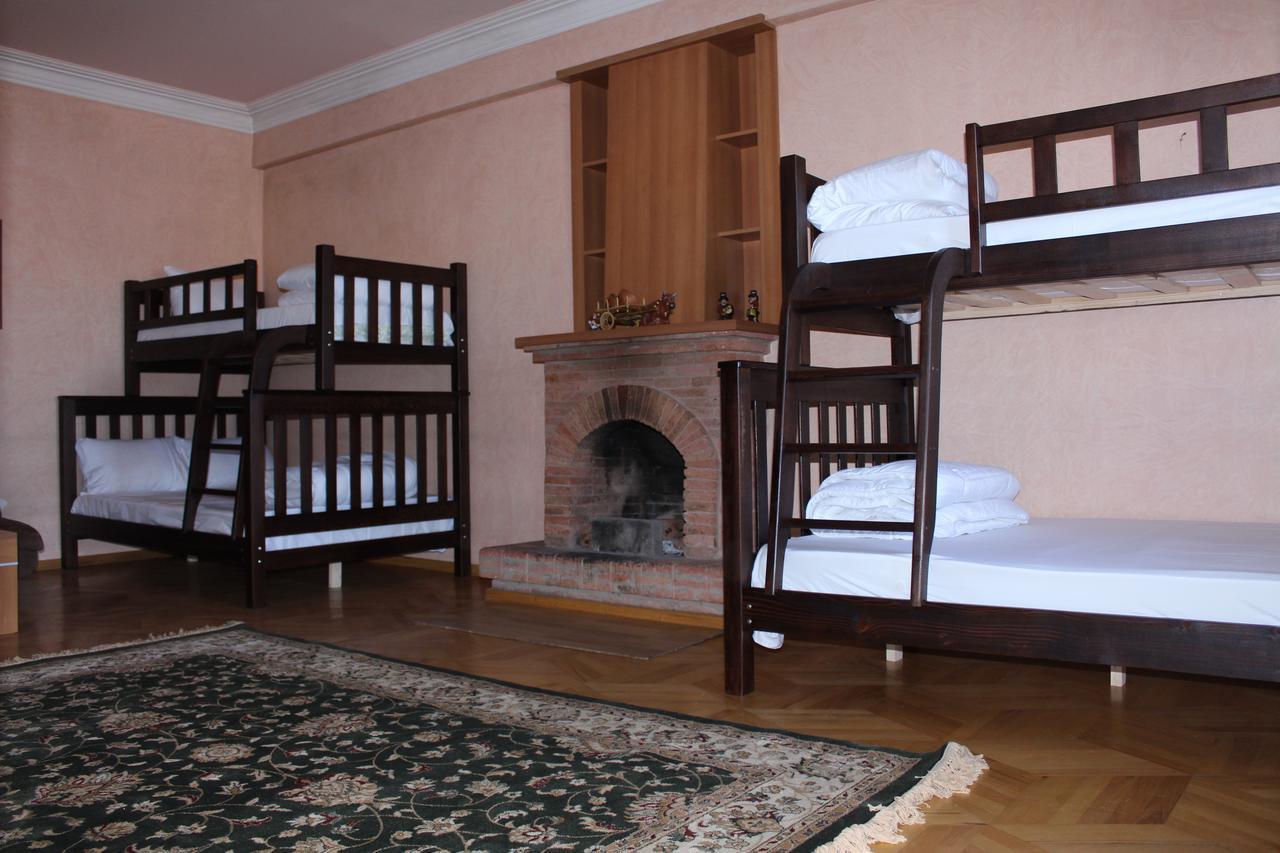 טביליסי Herrmas Hostel מראה חיצוני תמונה