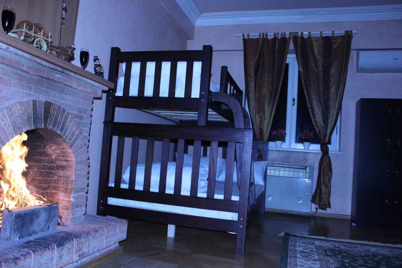 טביליסי Herrmas Hostel מראה חיצוני תמונה