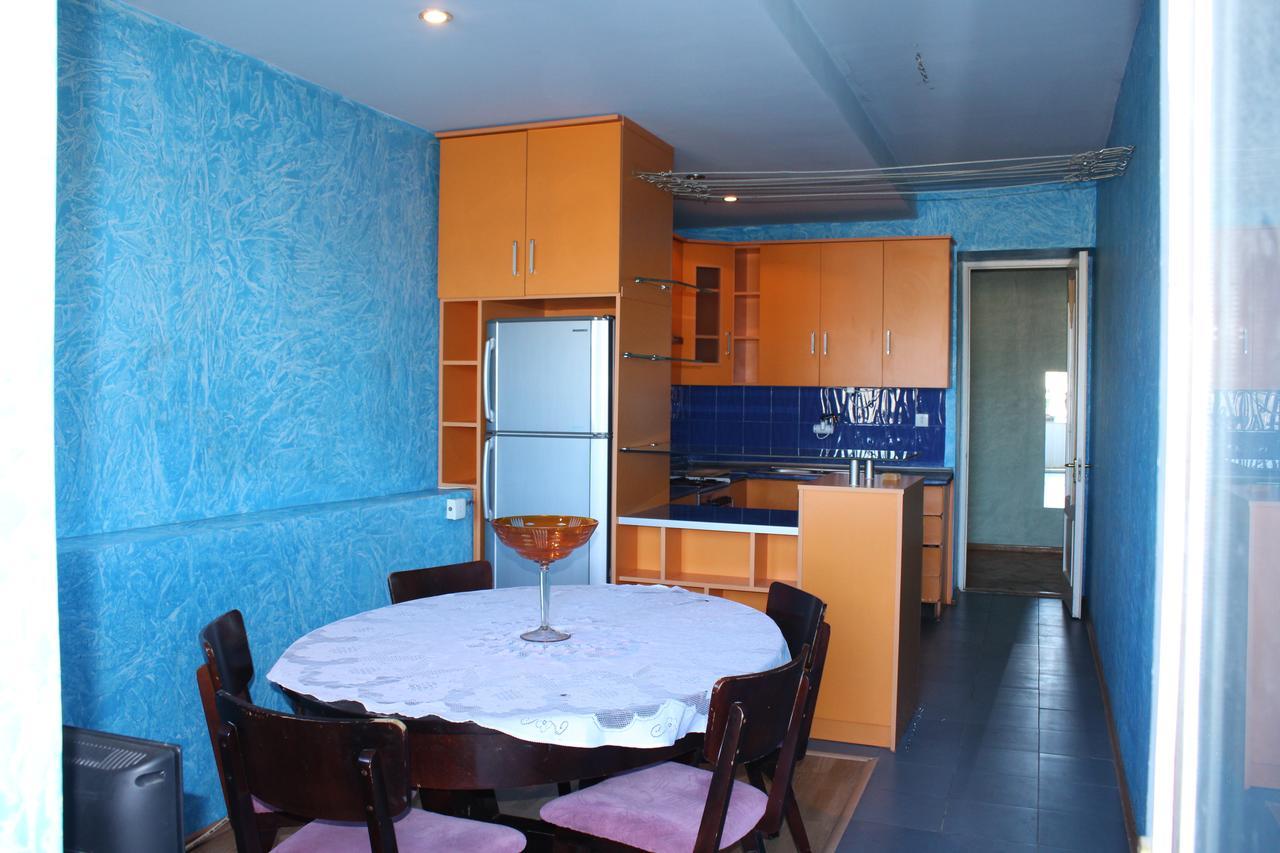 טביליסי Herrmas Hostel מראה חיצוני תמונה