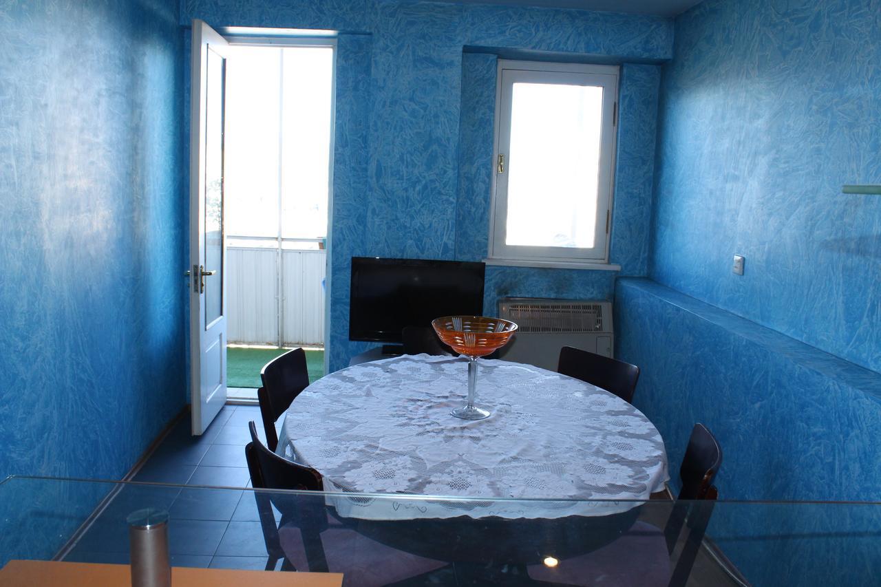 טביליסי Herrmas Hostel מראה חיצוני תמונה