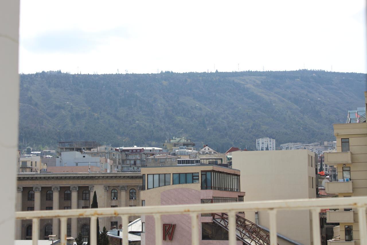 טביליסי Herrmas Hostel מראה חיצוני תמונה