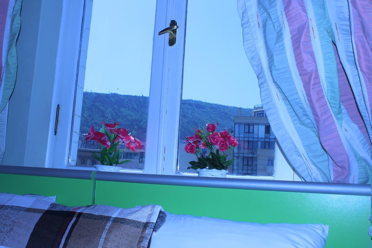טביליסי Herrmas Hostel מראה חיצוני תמונה